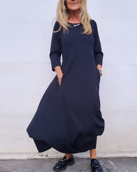 Simple plain dress with pockets